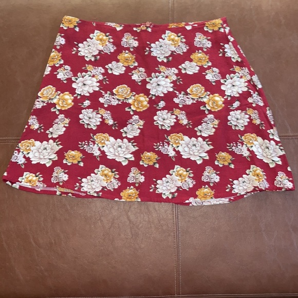 Vintage Red Floral Skirt - Picture 6 of 6